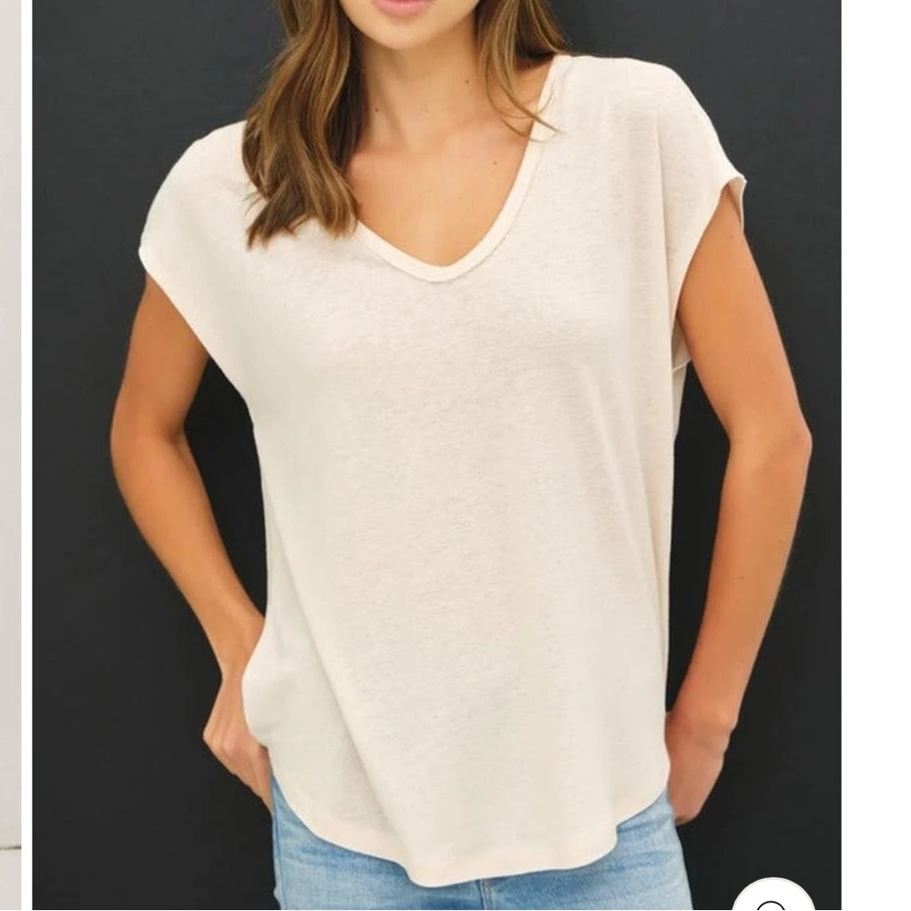 BE COOL - BACK RAW EDGE DETAILED V-NECK LINEN TEE IN NATURAL Size Large